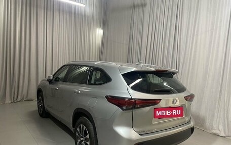 Toyota Highlander, 2023 год, 6 200 000 рублей, 6 фотография