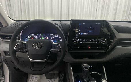 Toyota Highlander, 2023 год, 6 200 000 рублей, 15 фотография