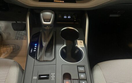 Toyota Highlander, 2023 год, 6 200 000 рублей, 12 фотография