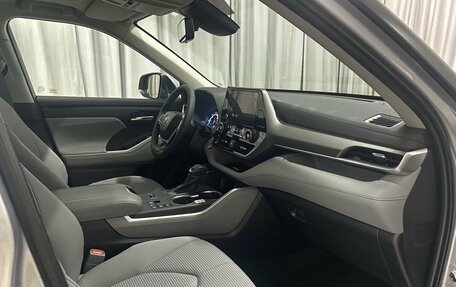 Toyota Highlander, 2023 год, 6 200 000 рублей, 17 фотография