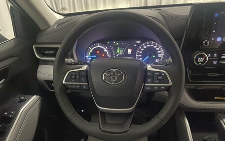 Toyota Highlander, 2023 год, 6 200 000 рублей, 14 фотография