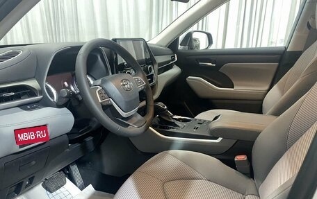 Toyota Highlander, 2023 год, 6 200 000 рублей, 10 фотография