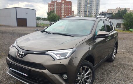 Toyota RAV4, 2019 год, 3 500 000 рублей, 3 фотография