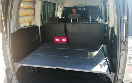 Toyota Voxy II, 2011 год, 1 370 000 рублей, 5 фотография