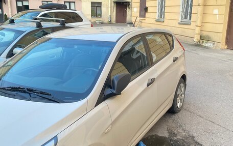 Hyundai Solaris II рестайлинг, 2015 год, 1 100 000 рублей, 2 фотография