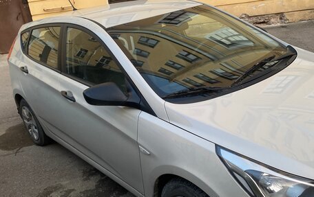 Hyundai Solaris II рестайлинг, 2015 год, 1 100 000 рублей, 4 фотография