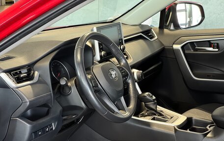 Toyota RAV4, 2021 год, 2 995 000 рублей, 15 фотография