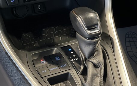Toyota RAV4, 2021 год, 2 995 000 рублей, 22 фотография