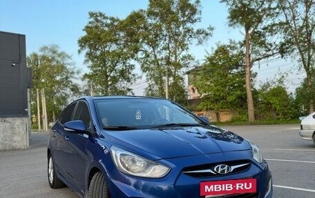 Hyundai Solaris II рестайлинг, 2011 год, 850 000 рублей, 5 фотография