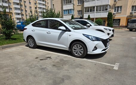 Hyundai Solaris II рестайлинг, 2021 год, 1 420 000 рублей, 3 фотография