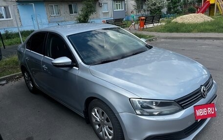 Volkswagen Jetta VI, 2012 год, 930 000 рублей, 3 фотография