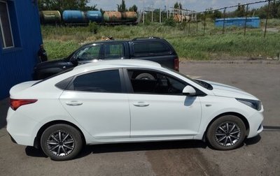 Hyundai Solaris II рестайлинг, 2018 год, 750 000 рублей, 1 фотография