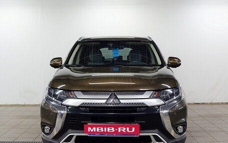 Mitsubishi Outlander III рестайлинг 3, 2020 год, 2 990 000 рублей, 6 фотография