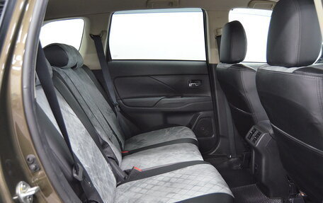 Mitsubishi Outlander III рестайлинг 3, 2020 год, 2 990 000 рублей, 21 фотография