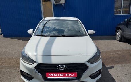 Hyundai Solaris II рестайлинг, 2018 год, 750 000 рублей, 2 фотография
