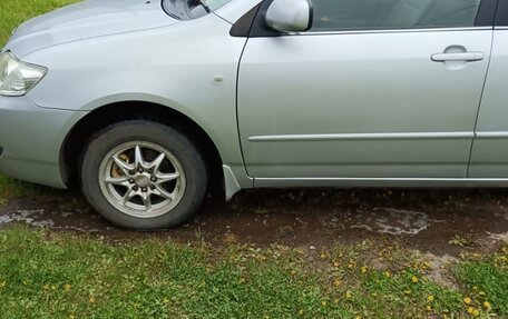 Toyota Corolla, 2004 год, 520 000 рублей, 3 фотография
