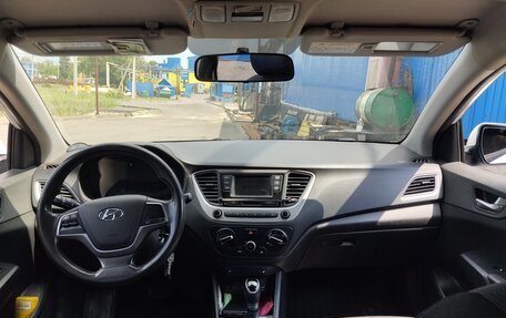 Hyundai Solaris II рестайлинг, 2018 год, 750 000 рублей, 4 фотография