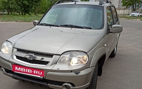 Chevrolet Niva I рестайлинг, 2011 год, 650 000 рублей, 3 фотография