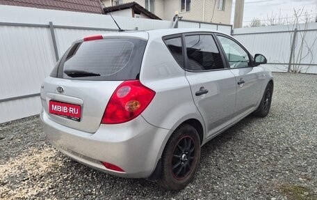 KIA cee'd I рестайлинг, 2009 год, 584 000 рублей, 1 фотография