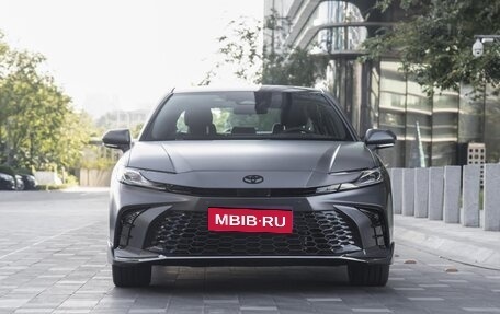 Toyota Camry, 2025 год, 3 500 000 рублей, 2 фотография