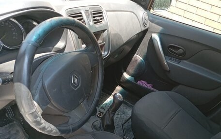Renault Logan II, 2018 год, 470 000 рублей, 7 фотография