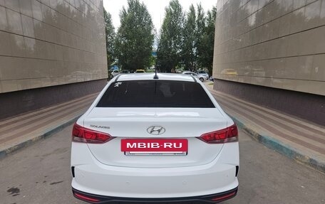 Hyundai Solaris II рестайлинг, 2021 год, 1 300 000 рублей, 4 фотография