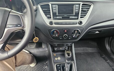 Hyundai Solaris II рестайлинг, 2021 год, 1 300 000 рублей, 10 фотография
