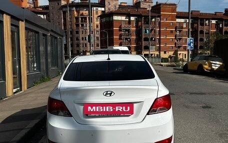 Hyundai Solaris II рестайлинг, 2015 год, 550 000 рублей, 2 фотография