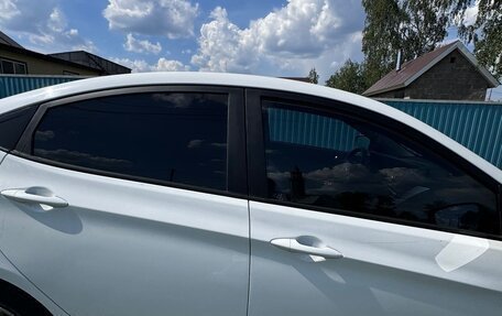 Hyundai Solaris II рестайлинг, 2015 год, 750 000 рублей, 2 фотография
