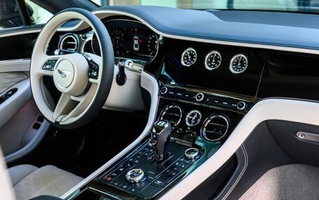 Bentley Continental GT, 2025 год, 42 000 000 рублей, 8 фотография