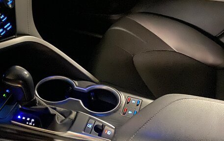 Toyota Camry, 2021 год, 4 250 000 рублей, 2 фотография