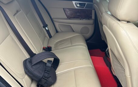 Jaguar XF I рестайлинг, 2013 год, 2 300 000 рублей, 13 фотография