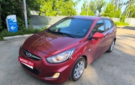 Hyundai Solaris II рестайлинг, 2013 год, 870 000 рублей, 2 фотография