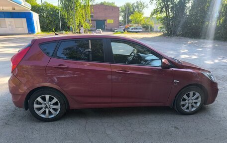 Hyundai Solaris II рестайлинг, 2013 год, 870 000 рублей, 7 фотография