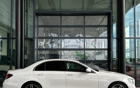 Mercedes-Benz E-Класс, 2018 год, 3 350 000 рублей, 4 фотография