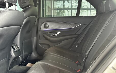 Mercedes-Benz E-Класс, 2018 год, 3 350 000 рублей, 19 фотография