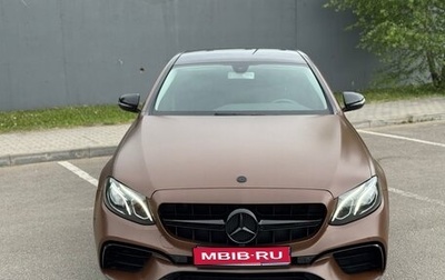 Mercedes-Benz E-Класс, 2019 год, 3 300 000 рублей, 1 фотография