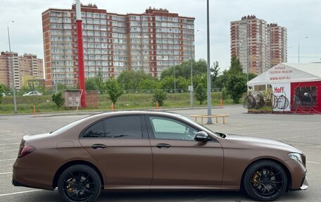 Mercedes-Benz E-Класс, 2019 год, 3 300 000 рублей, 9 фотография