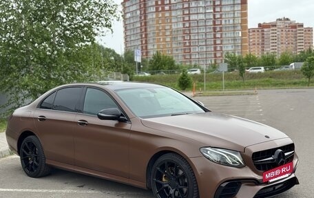 Mercedes-Benz E-Класс, 2019 год, 3 300 000 рублей, 2 фотография