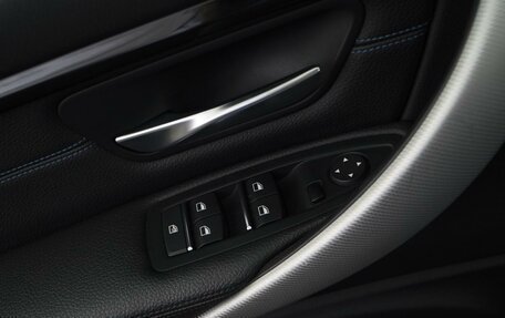BMW 3 серия, 2018 год, 2 985 000 рублей, 15 фотография
