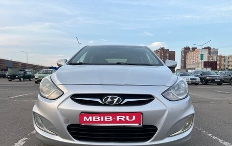 Hyundai Solaris II рестайлинг, 2011 год, 760 000 рублей, 2 фотография