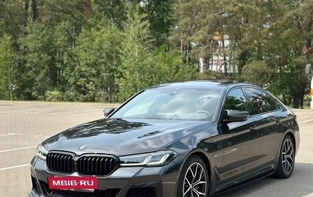 BMW 5 серия, 2020 год, 5 588 000 рублей, 2 фотография