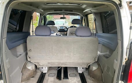 Nissan Serena II, 2002 год, 135 000 рублей, 16 фотография