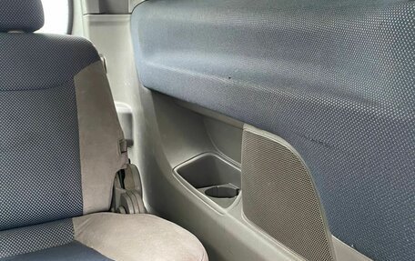 Nissan Serena II, 2002 год, 135 000 рублей, 11 фотография
