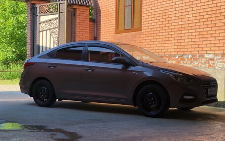 Hyundai Solaris II рестайлинг, 2017 год, 1 150 000 рублей, 2 фотография