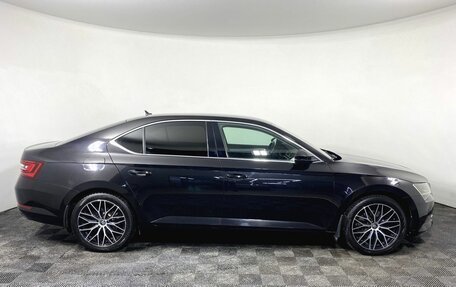 Skoda Superb III рестайлинг, 2018 год, 2 390 000 рублей, 4 фотография