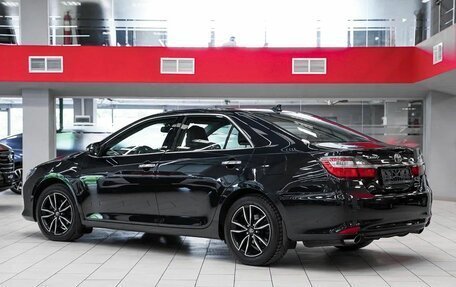 Toyota Camry, 2017 год, 2 099 000 рублей, 3 фотография