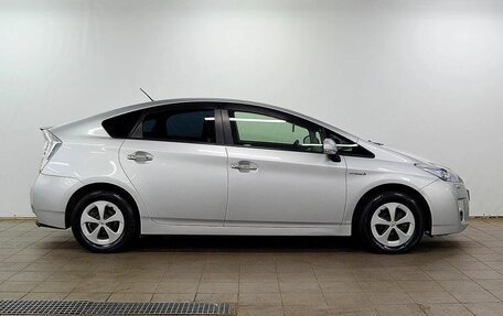 Toyota Prius, 2011 год, 840 000 рублей, 4 фотография