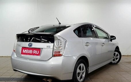 Toyota Prius, 2011 год, 840 000 рублей, 2 фотография