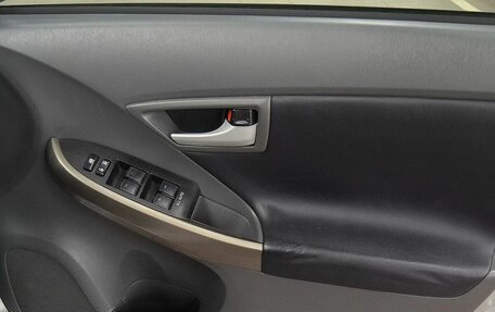 Toyota Prius, 2011 год, 840 000 рублей, 18 фотография
